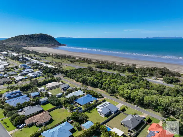 Fourth view of Homely house listing, 10 Lakeview Circuit, Mulambin QLD 4703