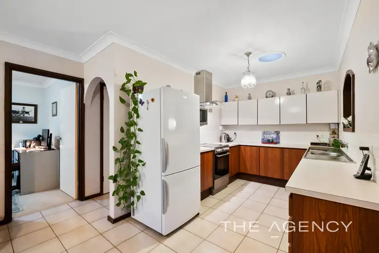 20 Blenheim Place, Swan View WA 6056