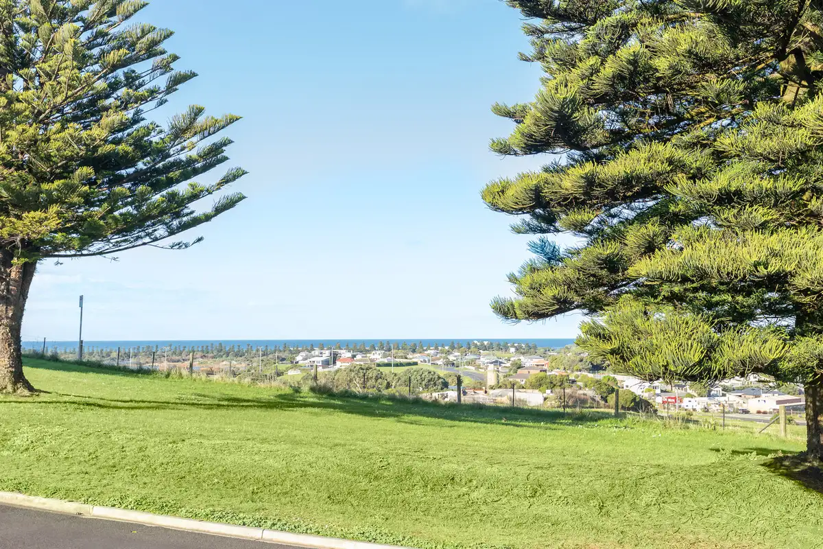 Main view of Homely unit listing, 2/288 Merri Crescent, Warrnambool VIC 3280