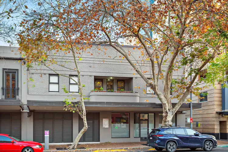 569 Hunter Street