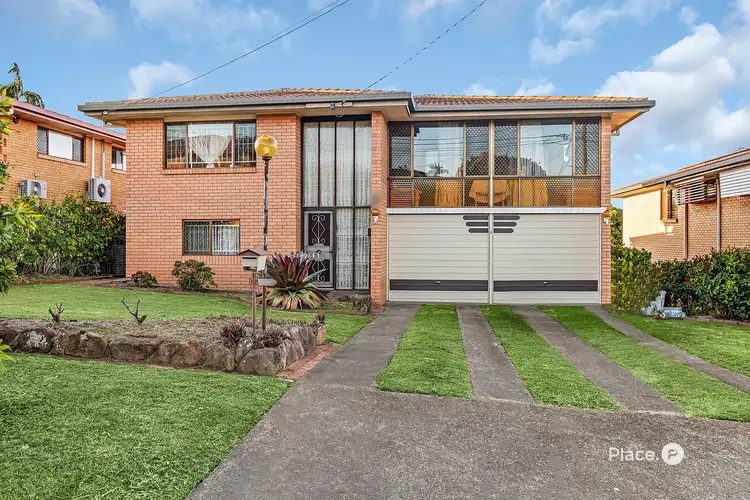 8 Bridgeport Street, Macgregor QLD 4109