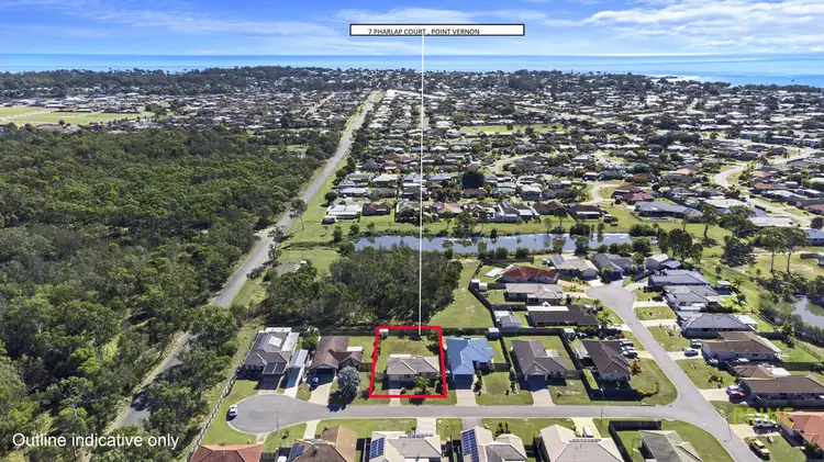 Second view of Homely house listing, 7 Pharlap Court, Point Vernon QLD 4655