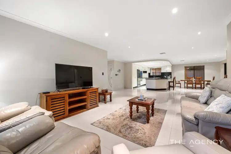 4 Sandford Avenue, Lake Coogee WA 6166