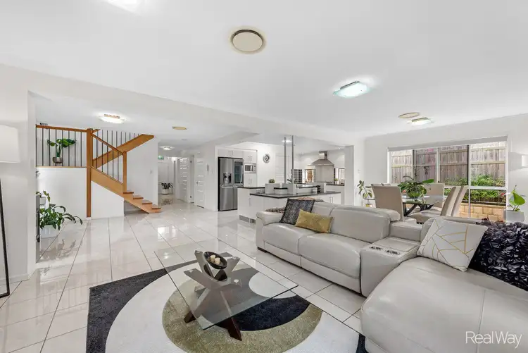 8 Montgomerie Parade, North Lakes QLD 4509