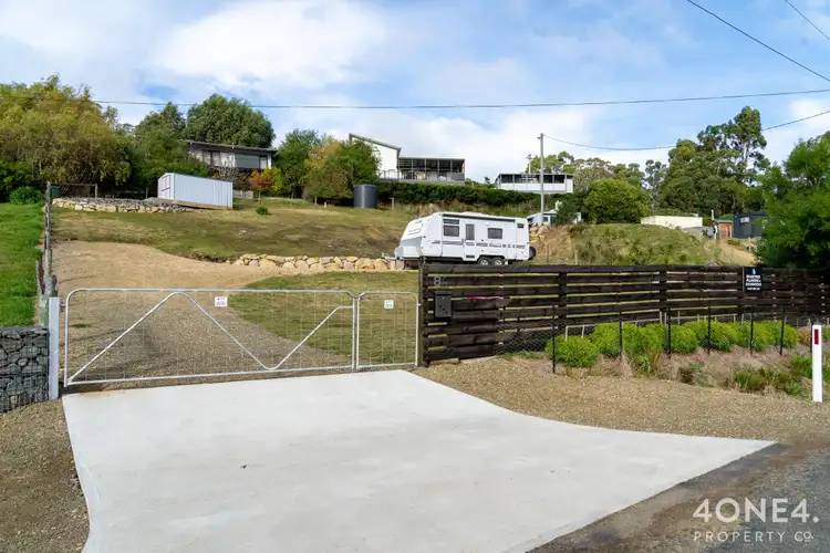 8A Lagoon Road, White Beach TAS 7184