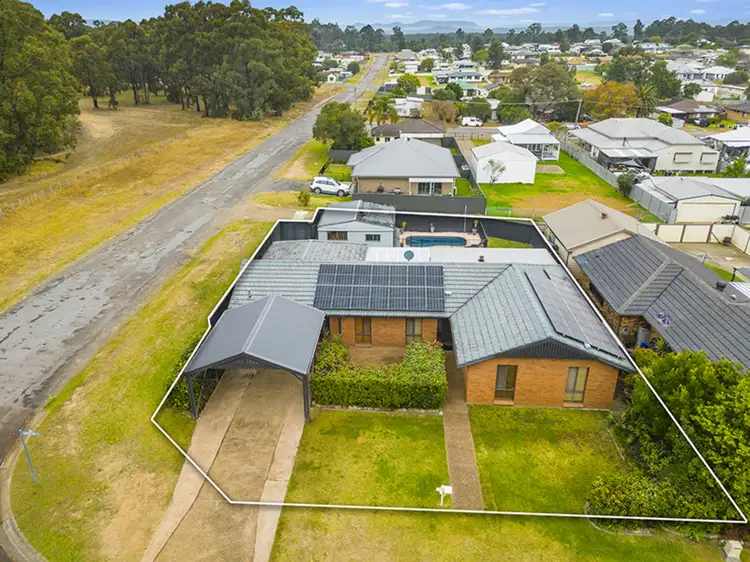 1 Comerford Close, Aberdare NSW 2325