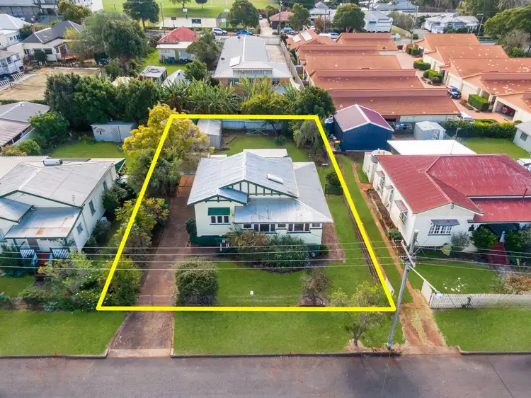 7 Bristol Street, Newtown QLD 4350