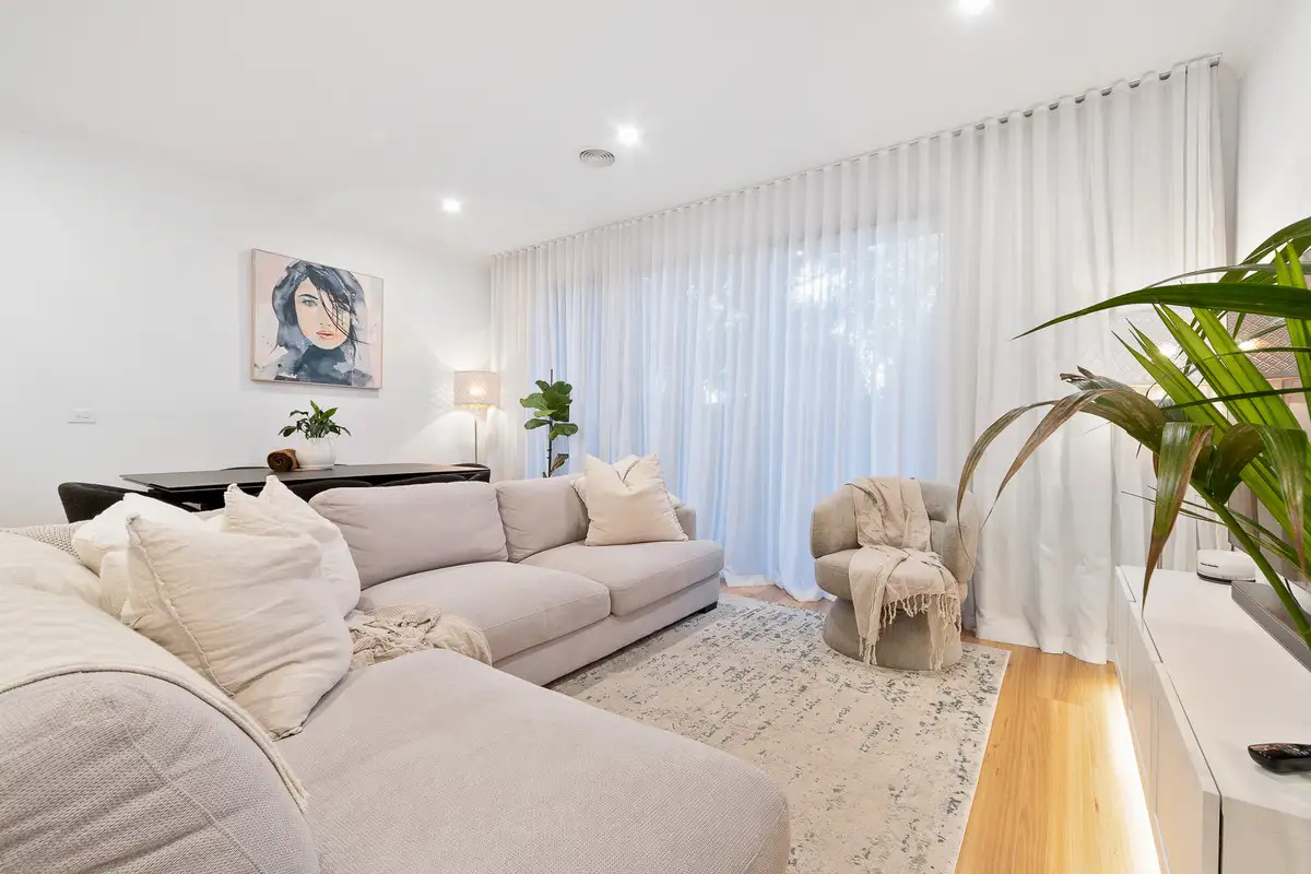 Main view of Homely unit listing, 2/73 Lyrebird Drive, Carrum Downs VIC 3201