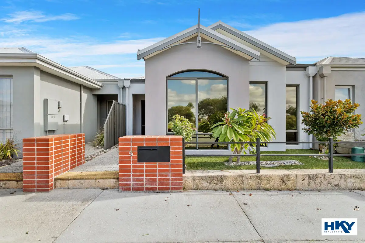 Main view of Homely house listing, 5 Howie Way, Caversham WA 6055
