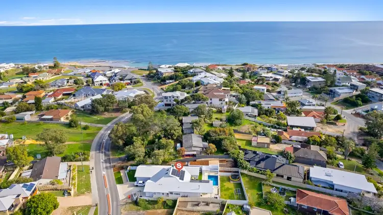 102 Leighton Road, Halls Head WA 6210
