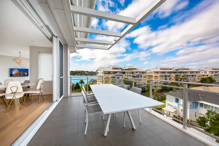 28 Peninsula Drive