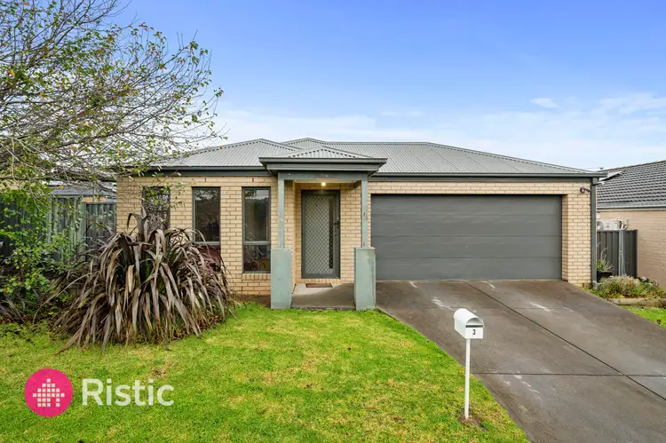 3 Doonie Way, Pakenham VIC 3810