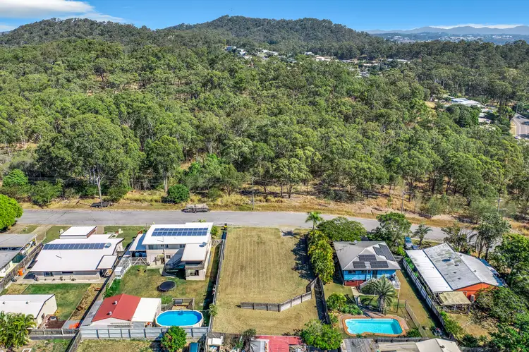 8 Salmon Street, Toolooa QLD 4680