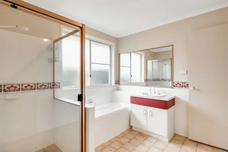 Sixth view of Homely unit listing, 4/279 Mackenzie Street, Centenary Heights QLD 4350