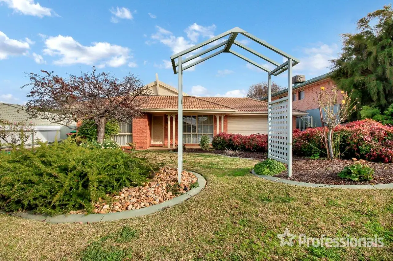 Main view of Homely house listing, 8 Spokes Street, Kooringal NSW 2650