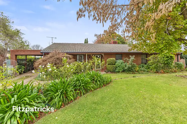 33 Balmoral Crescent, Lake Albert NSW 2650