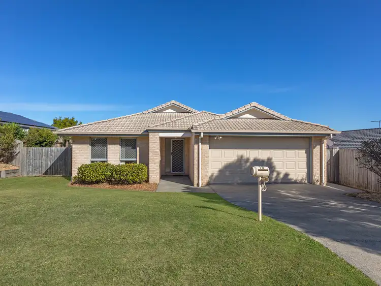 15 Sunrise Crescent, Regents Park QLD 4118