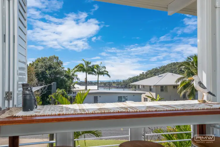 10 Prospect Street, Rosslyn QLD 4703