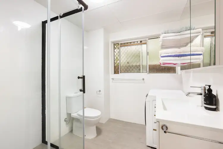 Fifth view of Homely apartment listing, 3/26 Cronin Avenue, Main Beach QLD 4217