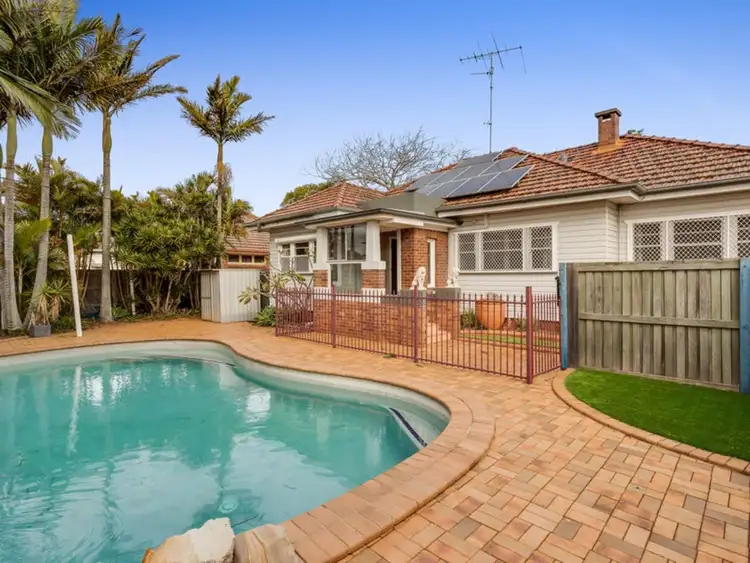 52 Taylor Street, Newtown QLD 4350