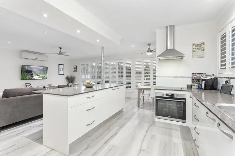 6 Kingfisher Crescent, Burleigh Waters QLD 4220