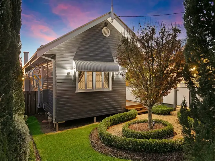 35 Mary Street, Mount Lofty QLD 4350