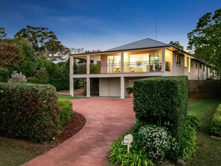 34 Harvey Street, Mount Lofty QLD 4350