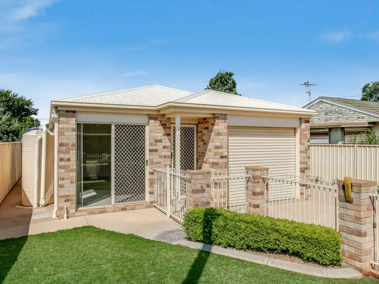 1/4 Gatfield Street, Newtown QLD 4350