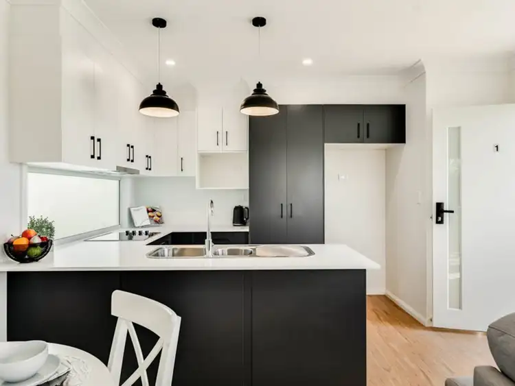 2/316 Stenner Street, Middle Ridge QLD 4350