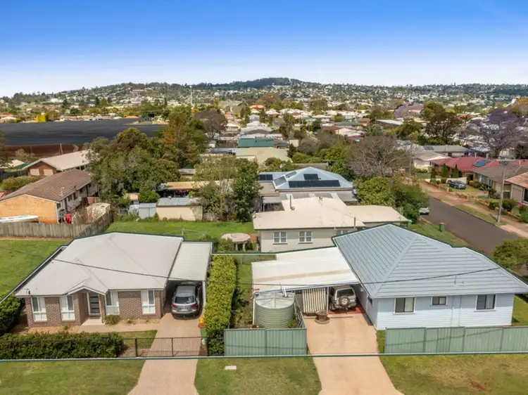 31 Welcombe Avenue, Rockville QLD 4350