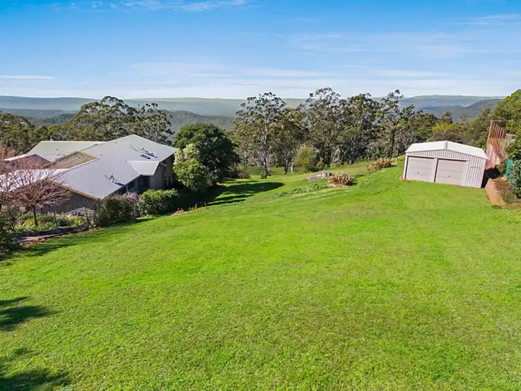 11 Scenic Crescent, Blue Mountain Heights QLD 4350