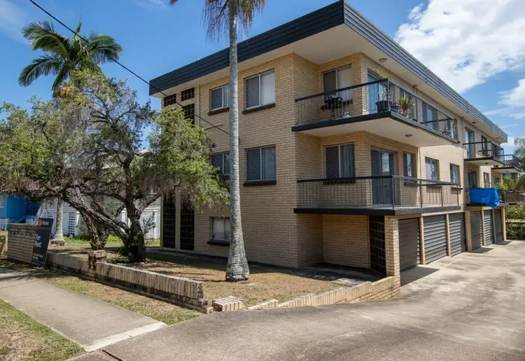 2/61 Wallace Street, Chermside QLD 4032