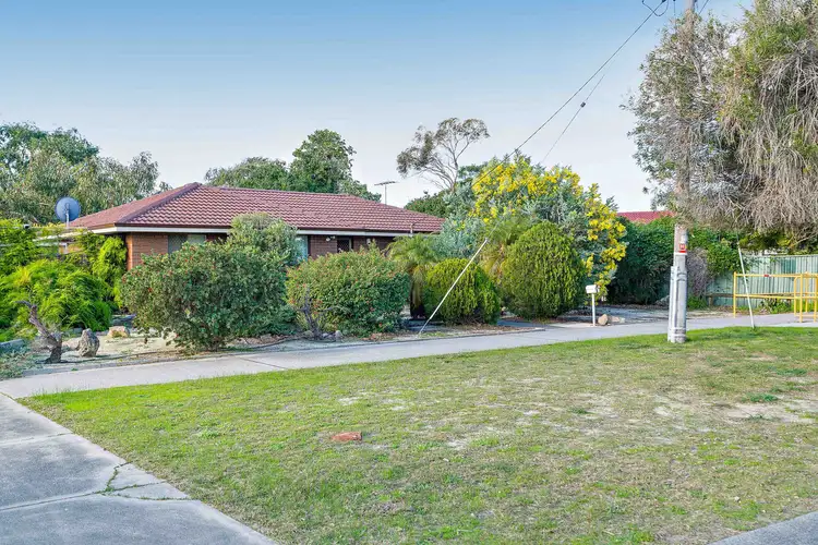 Third view of Homely house listing, 5 Kendal Court, Camillo WA 6111