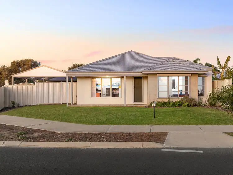 8 Thundelarra Drive, Golden Bay WA 6174