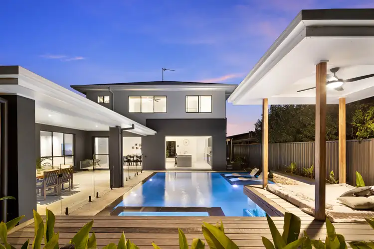 296 Rio Vista Boulevard, Mermaid Waters QLD 4218
