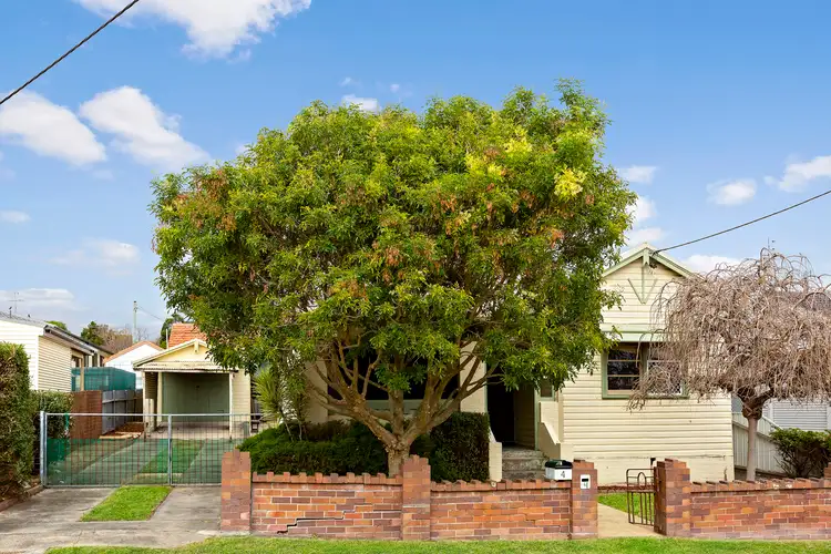 4 Florence Street, Cardiff South NSW 2285