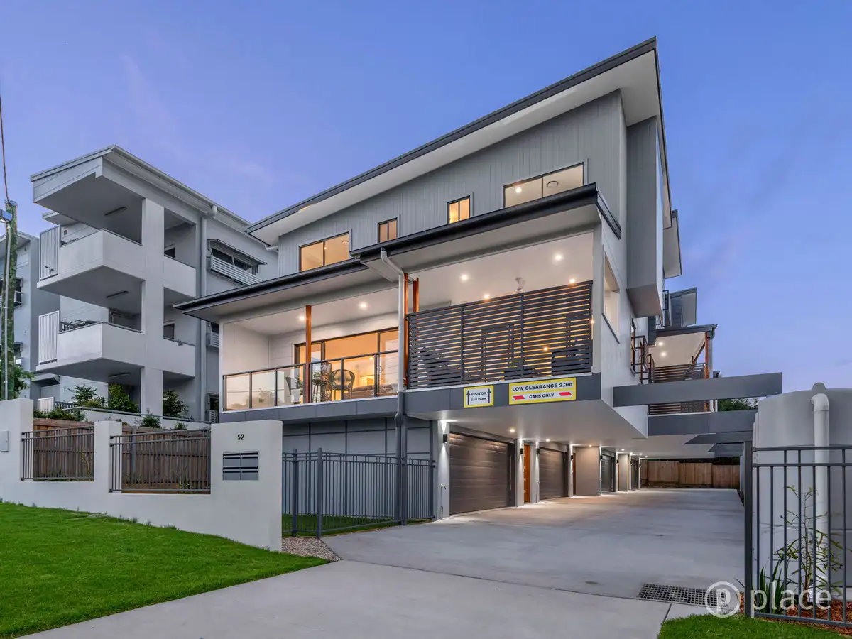 Main view of Homely townhouse listing, 2/52 Rawlinson Street, Murarrie QLD 4172