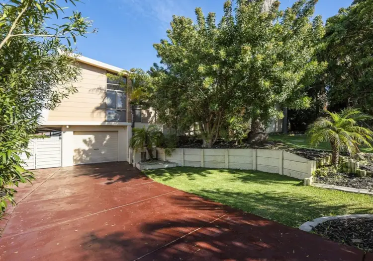 8 Barkley Place, Halls Head WA 6210