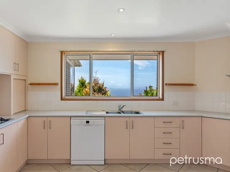 39 Timbertop Drive, Blackmans Bay TAS 7052