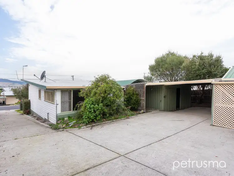 16 Second Avenue, Midway Point TAS 7171