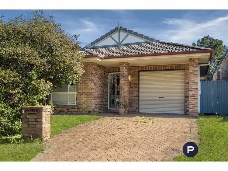 9 Jewel Street, Kenmore QLD 4069