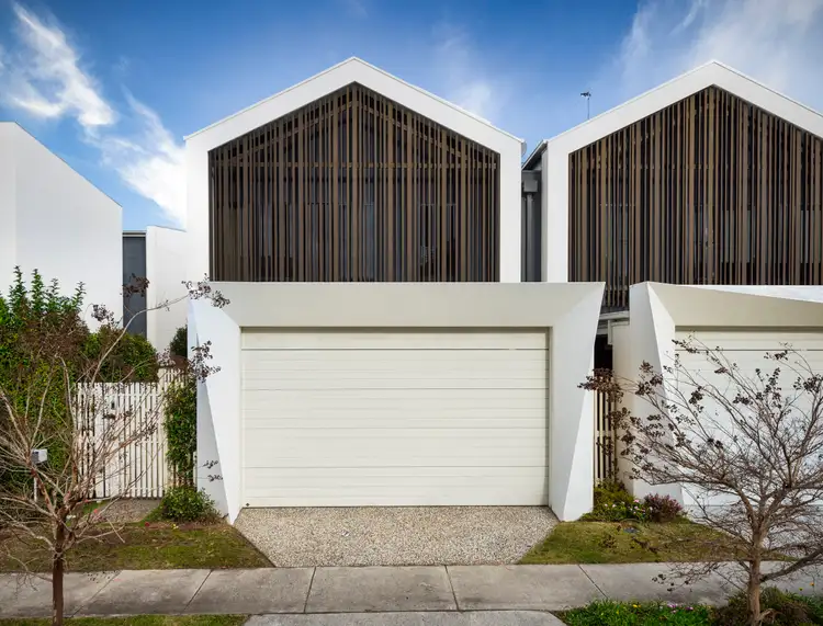 1/8 Magnoli Circuit, Palm Beach QLD 4221