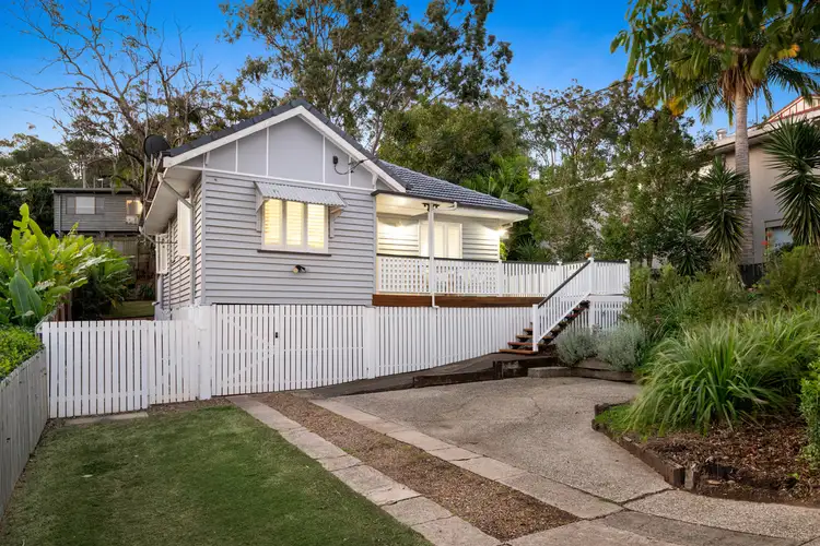 106 Nursery Road, Holland Park West QLD 4121
