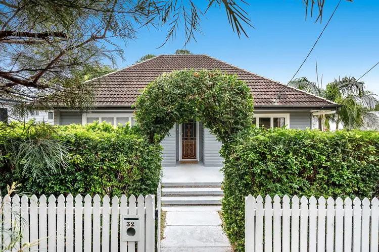32 Bernays Road, Wynnum West QLD 4178