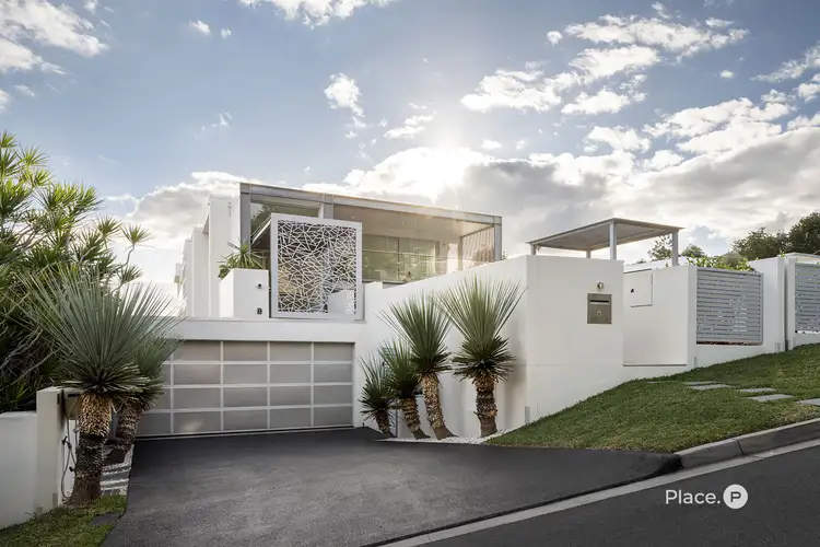 6 Comus Avenue