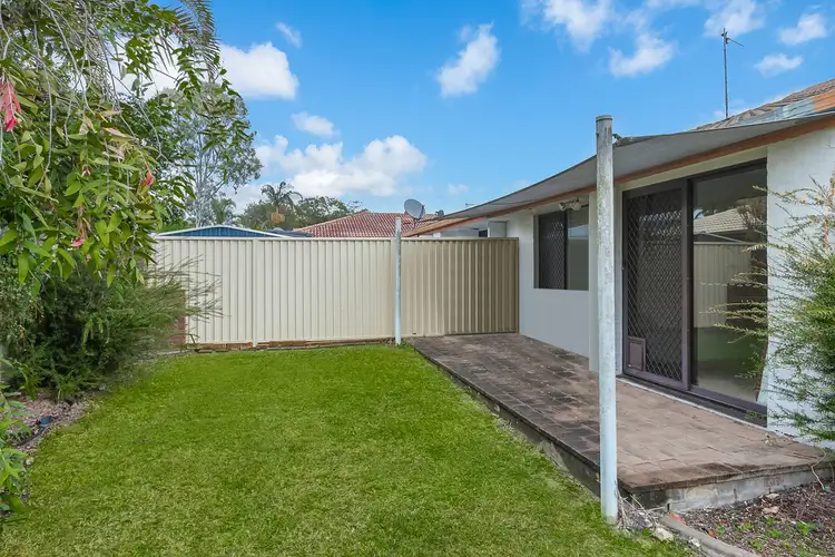 2/187 Olsen Avenue, Labrador QLD 4215