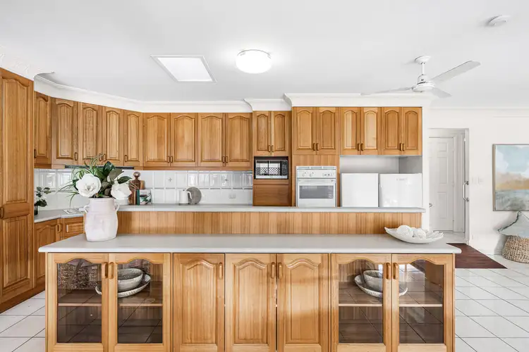 2 Thomas Street, Birkdale QLD 4159