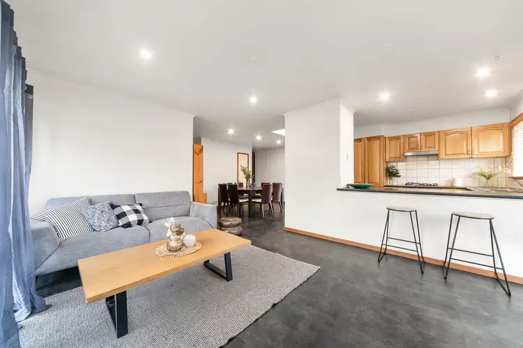 31 Courtenay Avenue, Cranbourne North VIC 3977