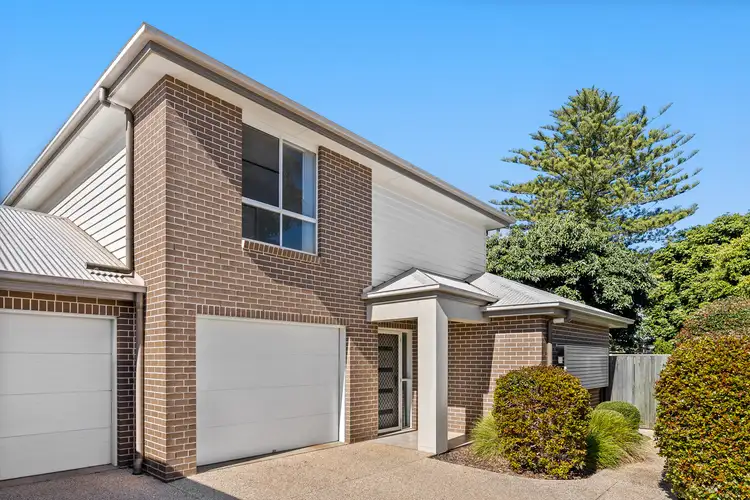 Main view of Homely townhouse listing, 2/10 Warwick Street, Harristown QLD 4350