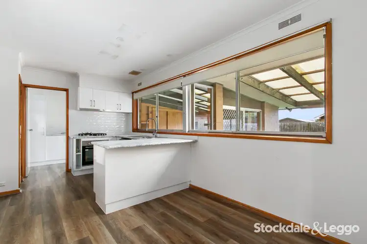 Fifth view of Homely house listing, 2 Oak Court, Morwell VIC 3840